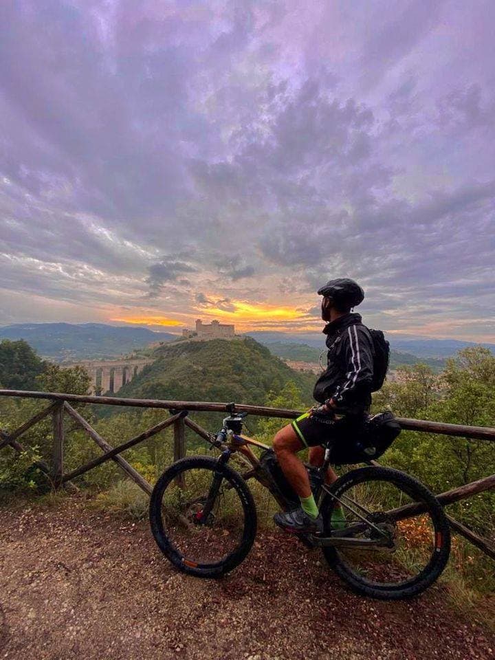 Umbria Green Heart multi-day cycling tour connecting Spoleto Assisi and Trevi